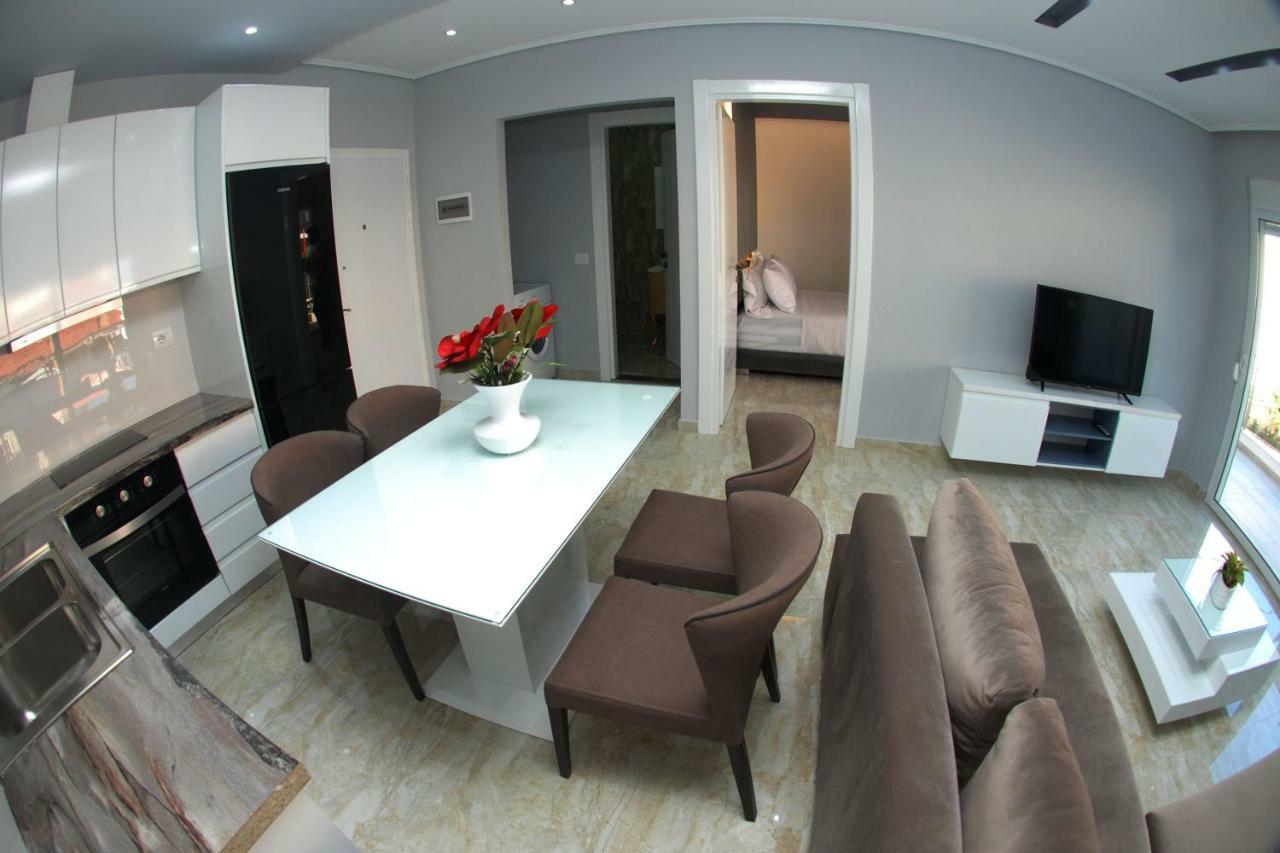 Oceanic Luxury Apartments Саранде Екстериор снимка
